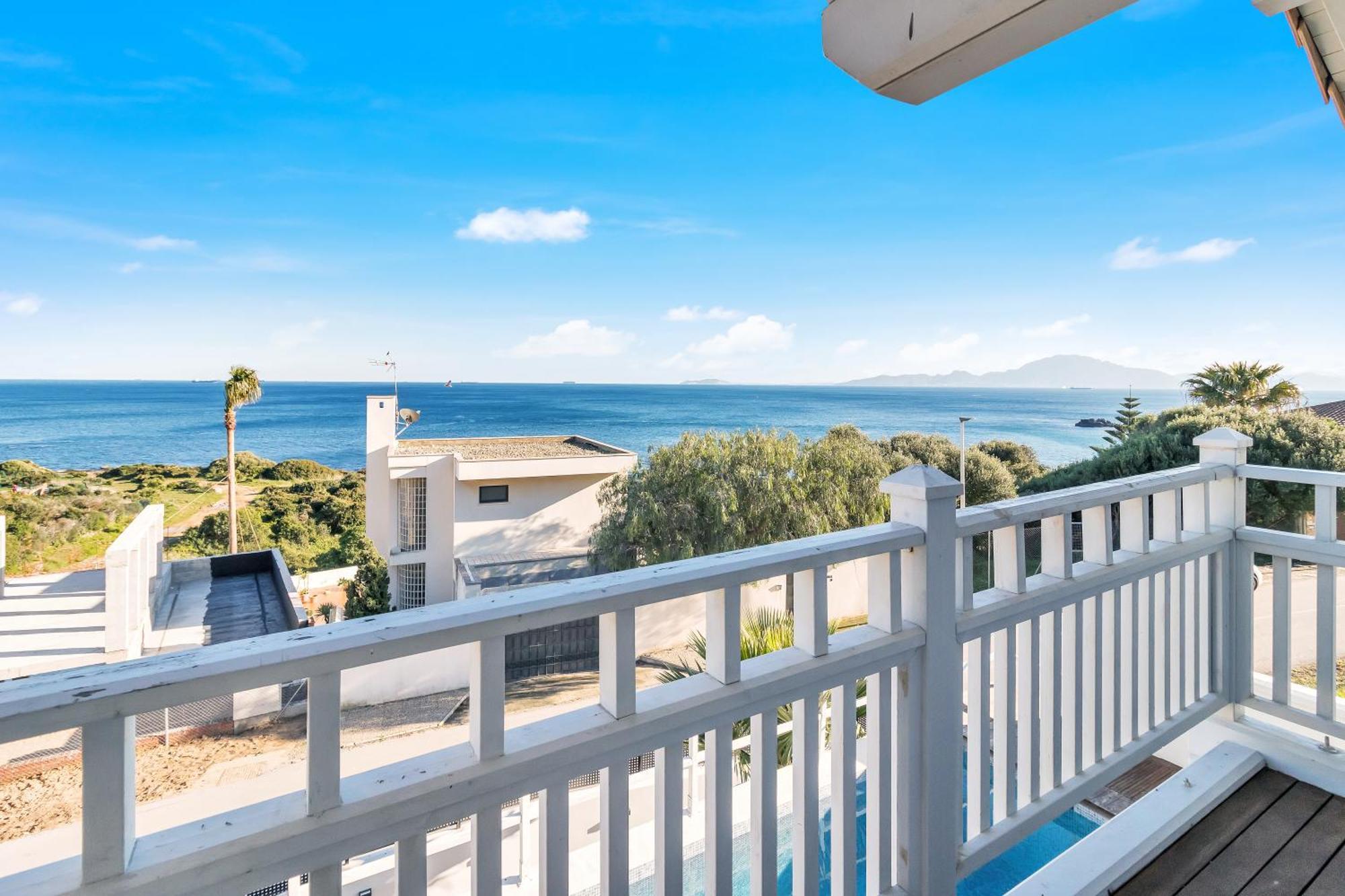 Increible Villa De Madera Con Vistas Al Mar アルヘシラス エクステリア 写真