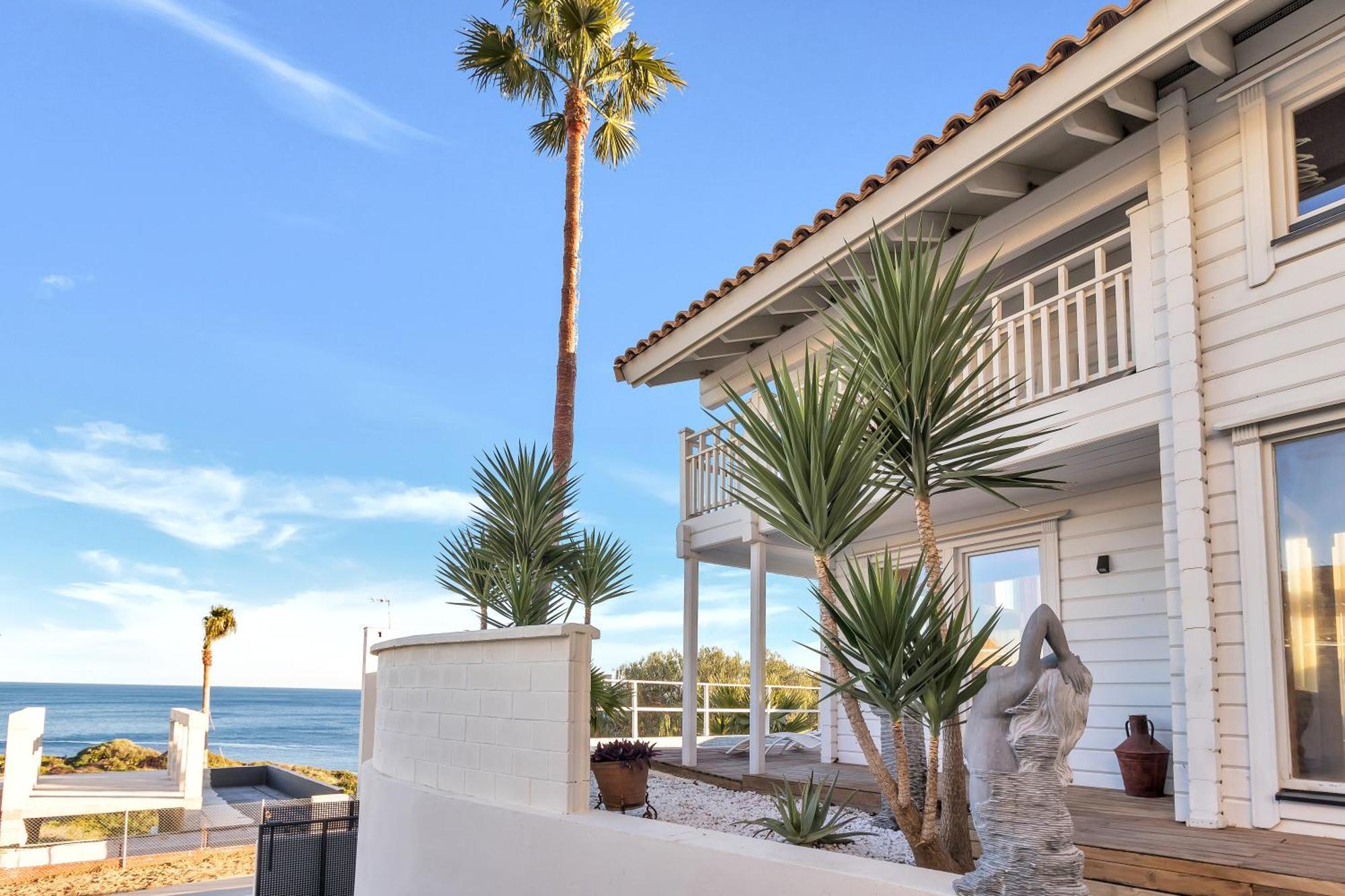 Increible Villa De Madera Con Vistas Al Mar アルヘシラス エクステリア 写真