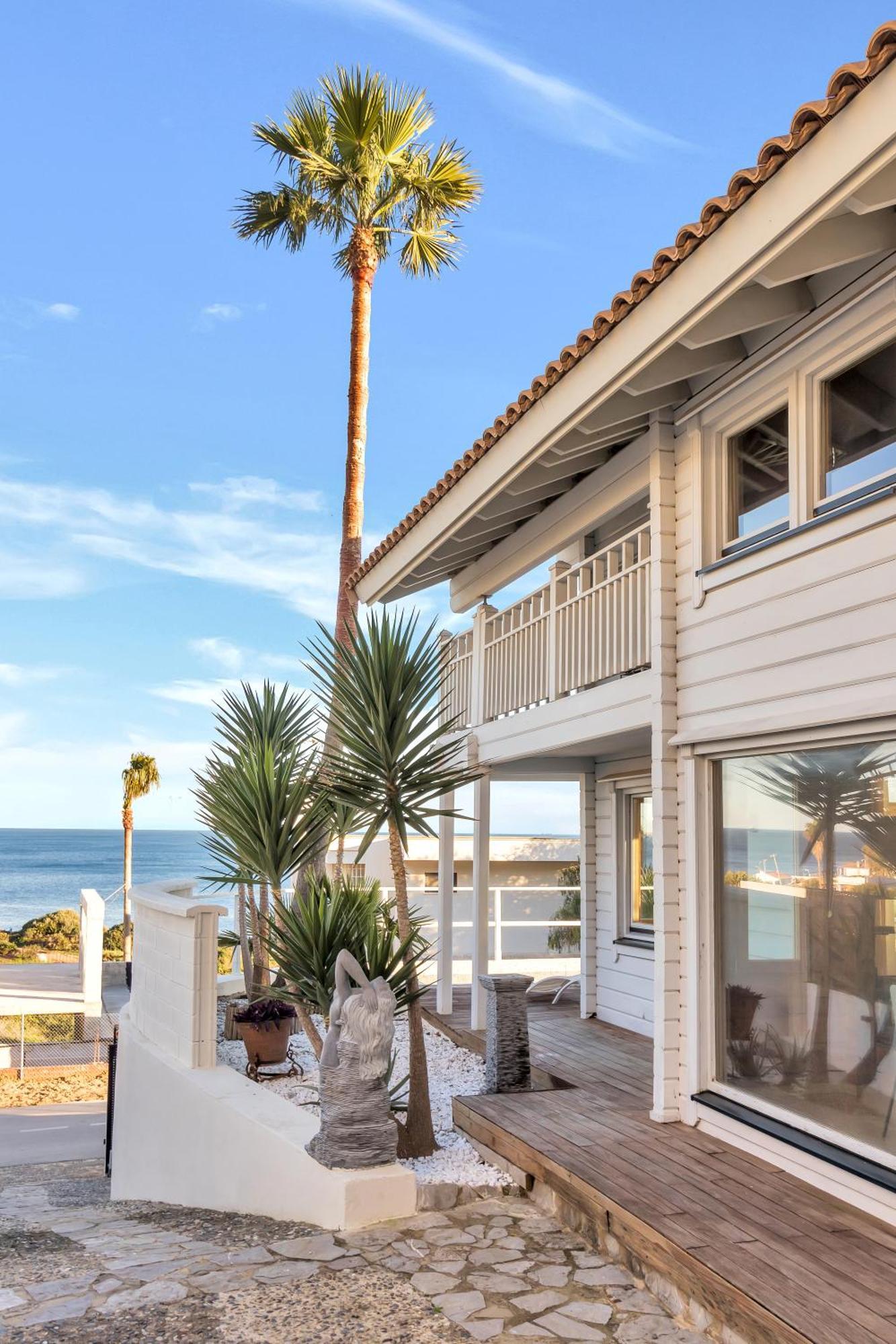 Increible Villa De Madera Con Vistas Al Mar アルヘシラス エクステリア 写真