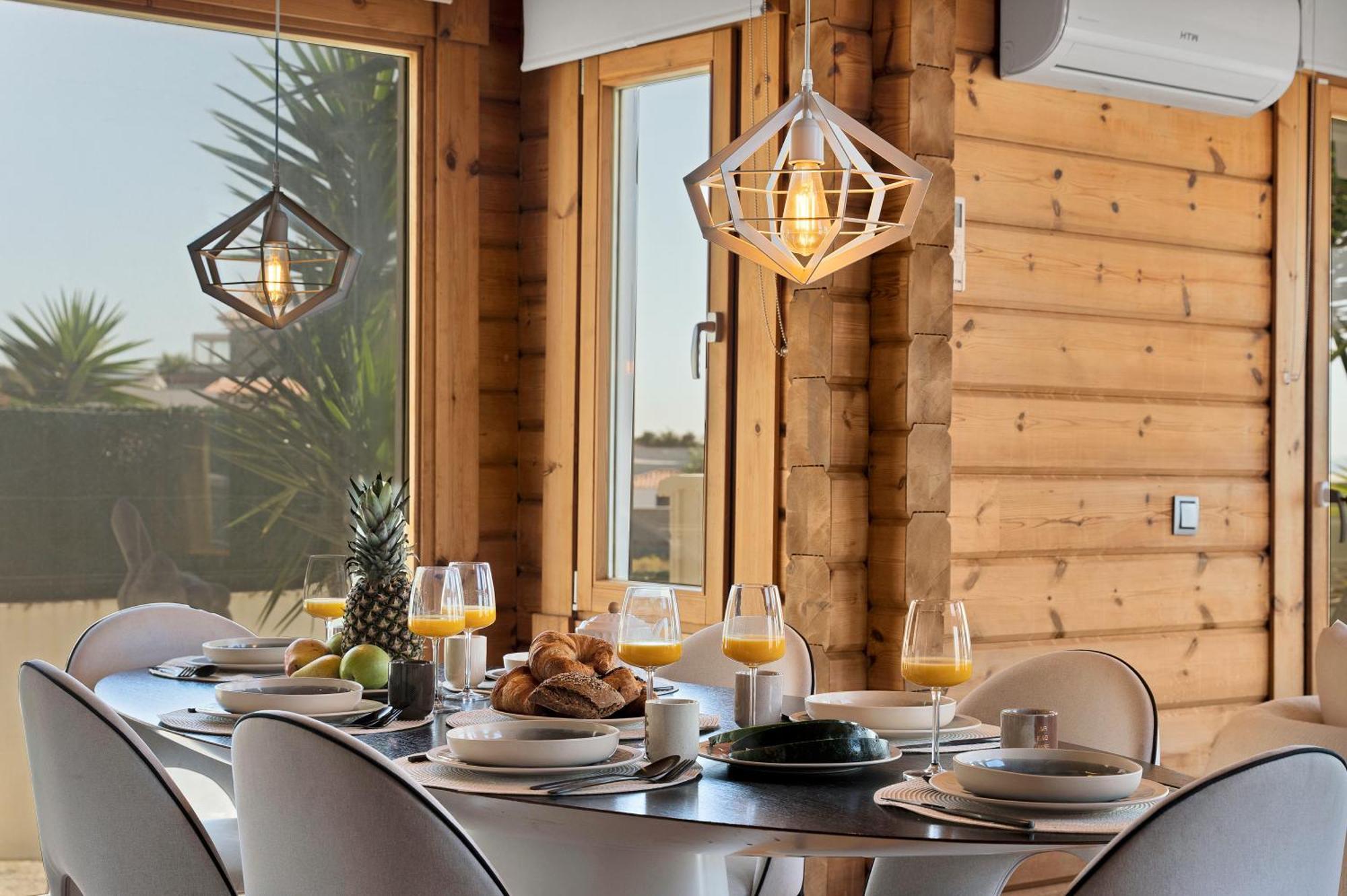 Increible Villa De Madera Con Vistas Al Mar アルヘシラス エクステリア 写真